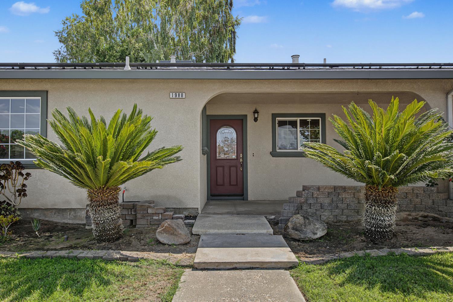 1988 Sherwood Pl, Manteca, CA 95336