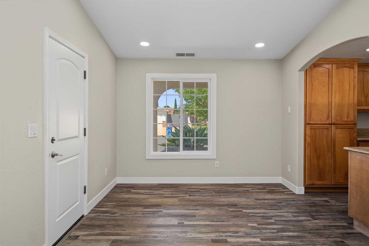 1988 Sherwood Pl, Manteca, CA 95336
