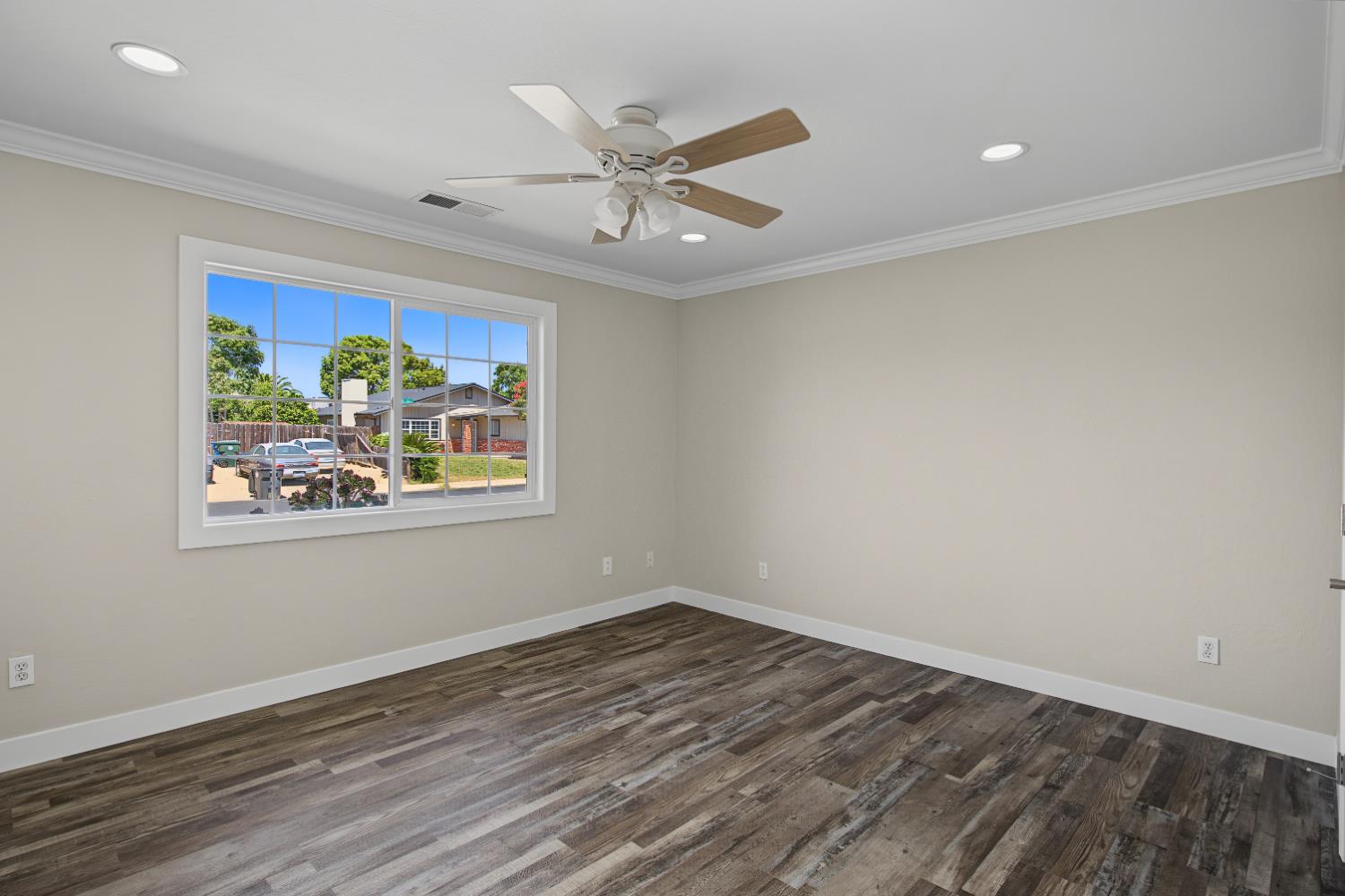1988 Sherwood Pl, Manteca, CA 95336