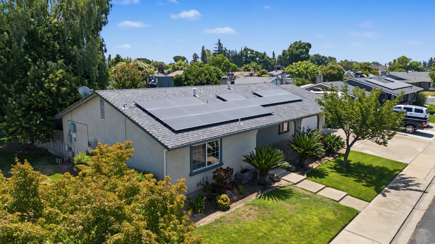 1988 Sherwood Pl, Manteca, CA 95336