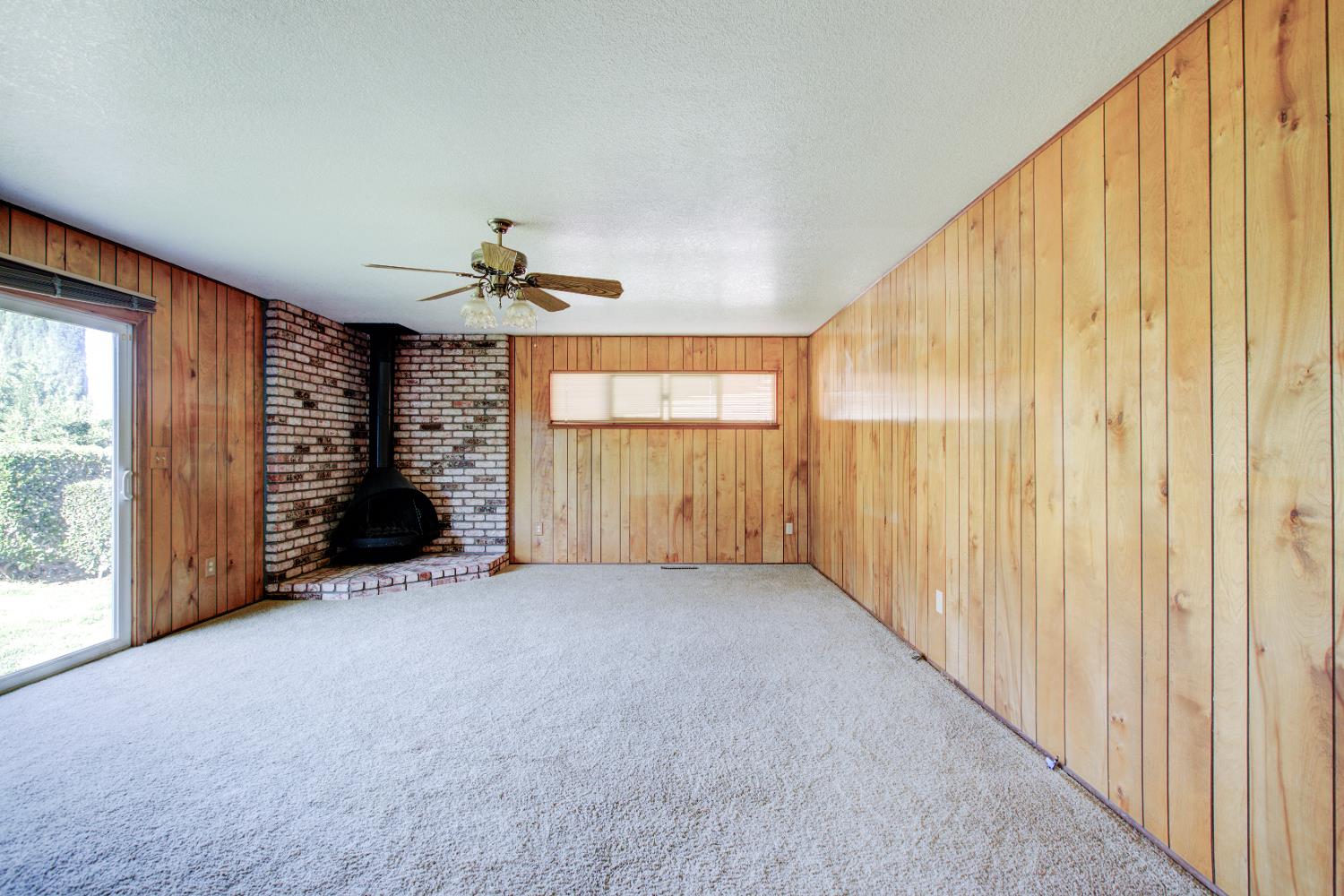 2212 Mauna Loa Dr, Ceres, CA 95307