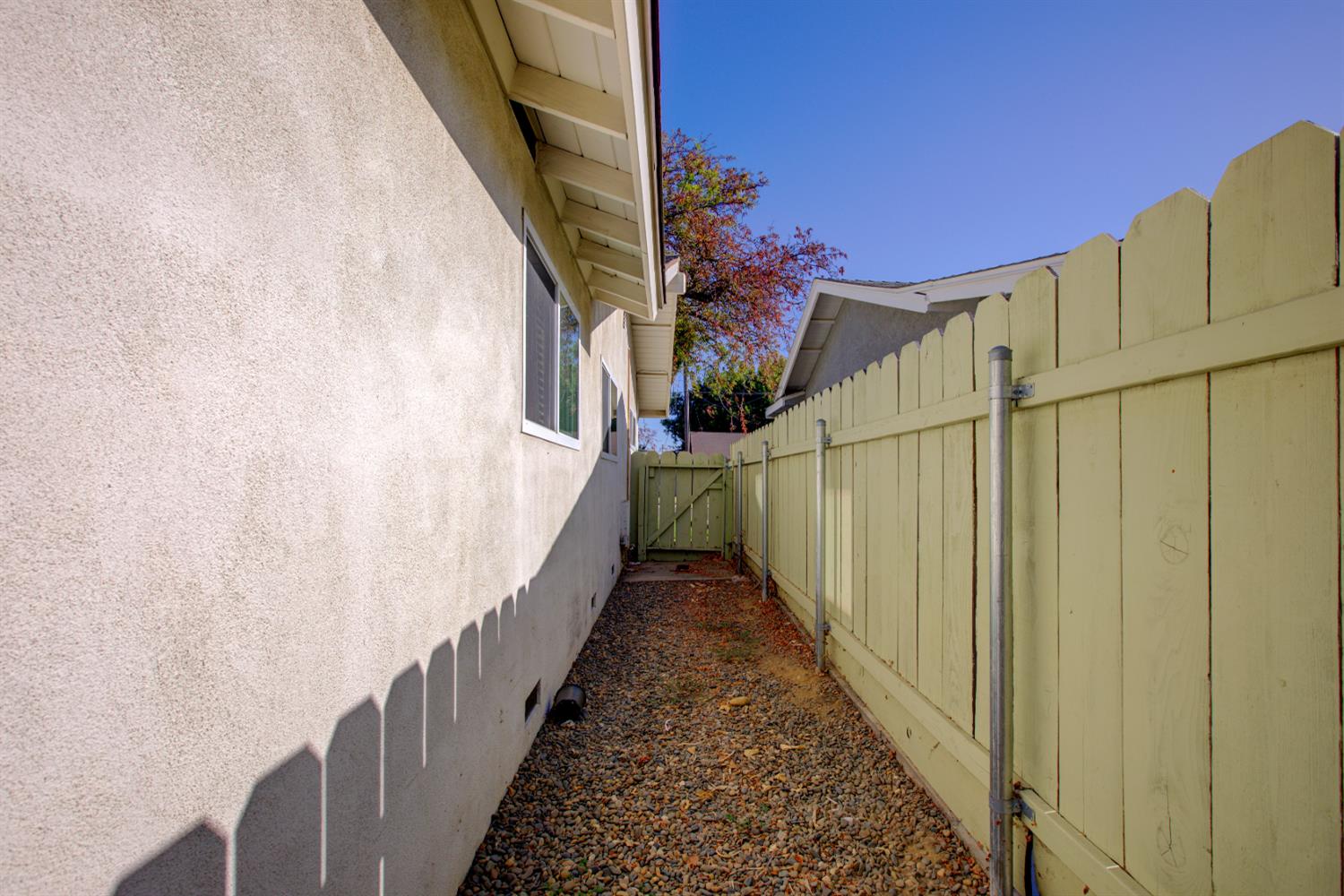 2212 Mauna Loa Dr, Ceres, CA 95307