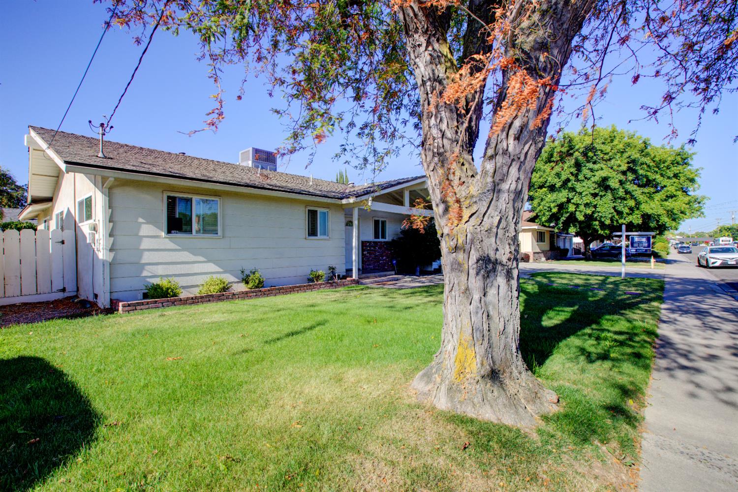 2212 Mauna Loa Dr, Ceres, CA 95307