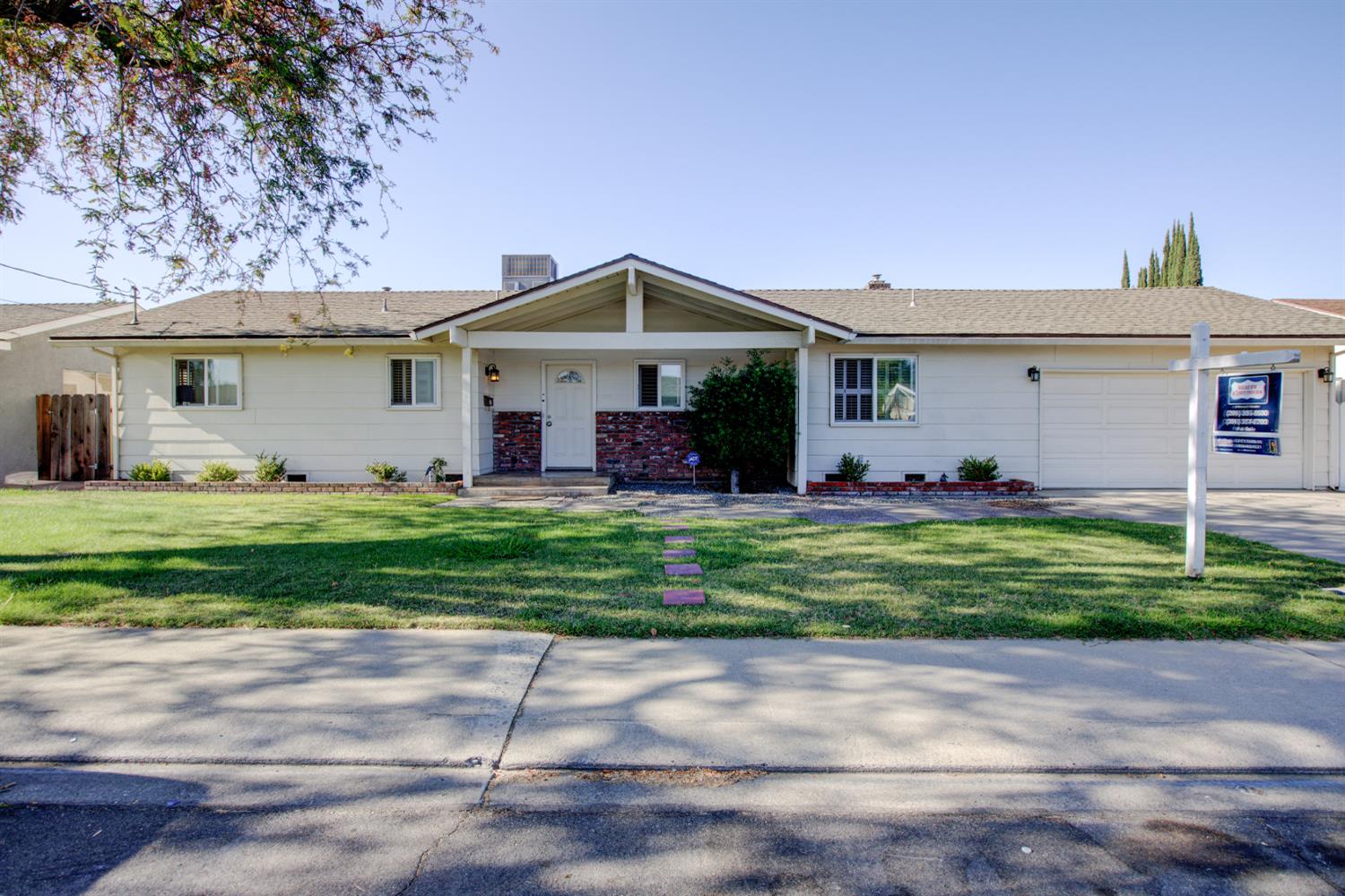 2212 Mauna Loa Dr, Ceres, CA 95307