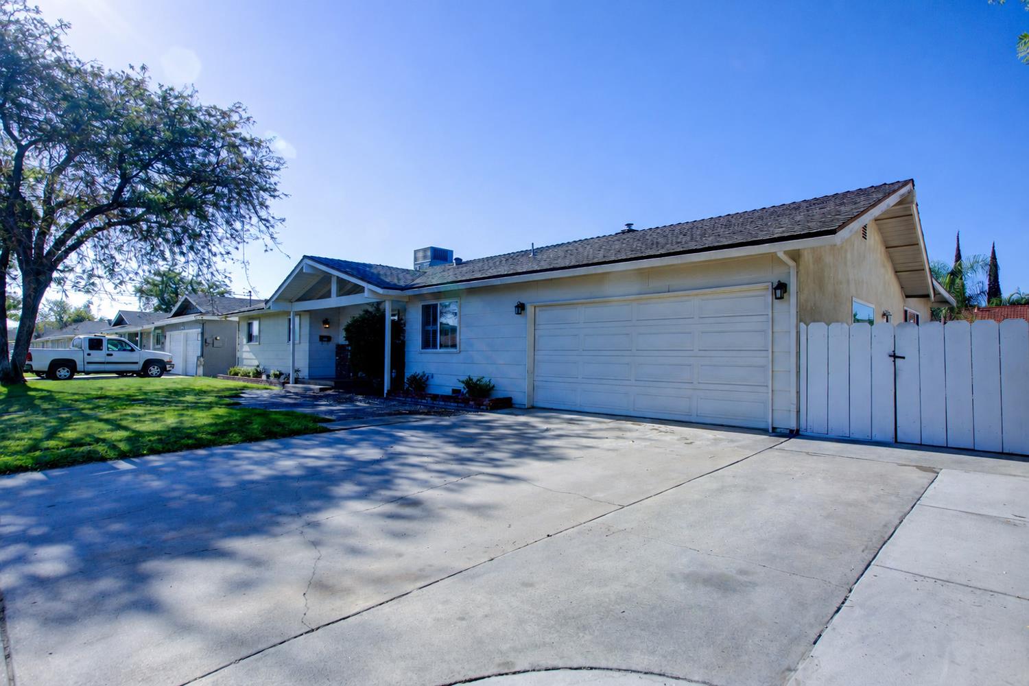 2212 Mauna Loa Dr, Ceres, CA 95307