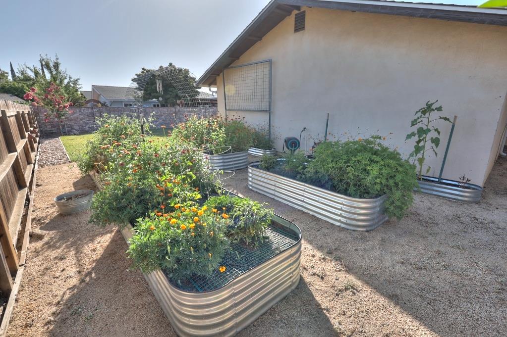 2328 Northridge Dr, Modesto, CA 95350