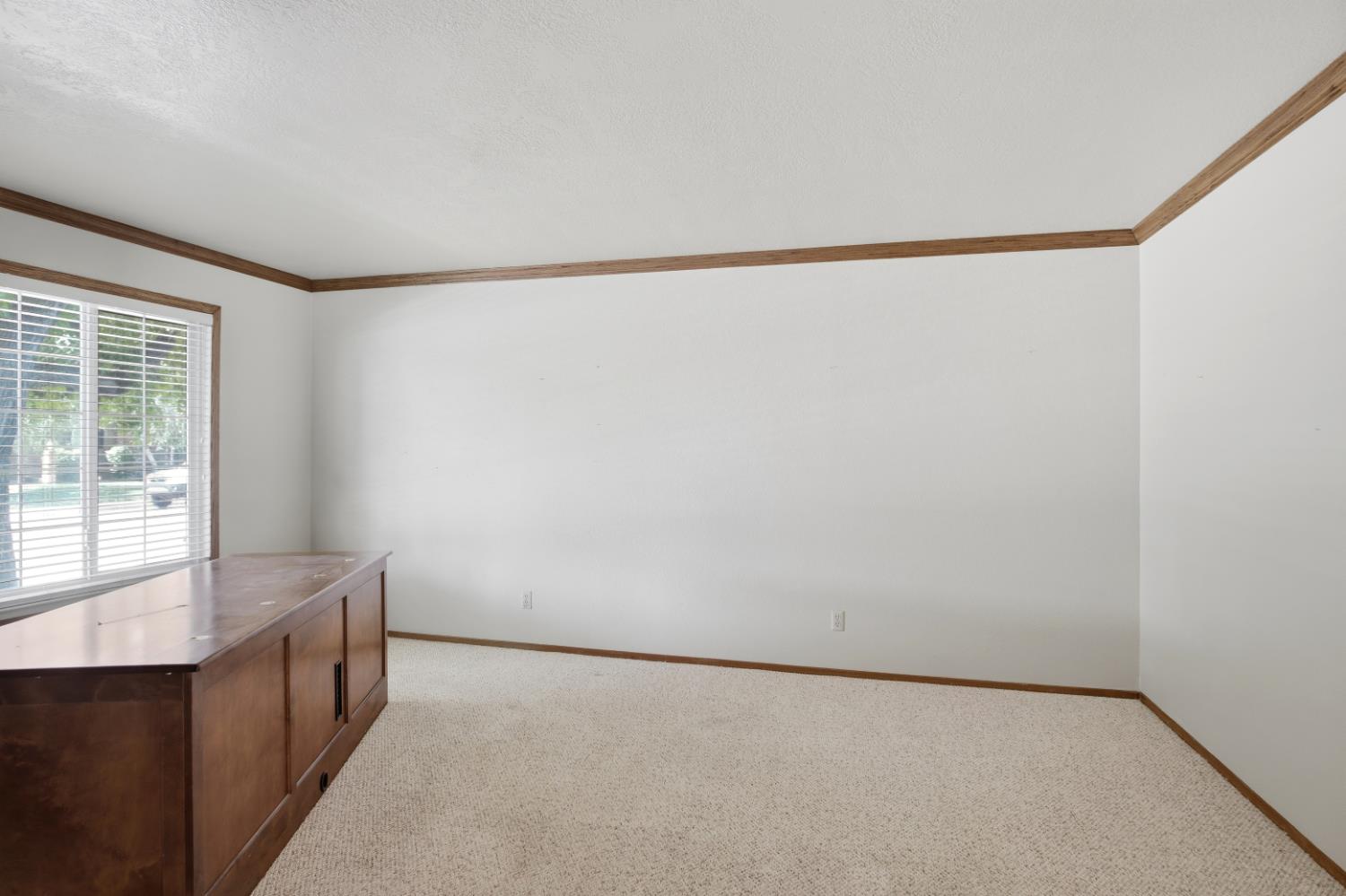 2505 Mira Flores Dr, Turlock, CA 95380