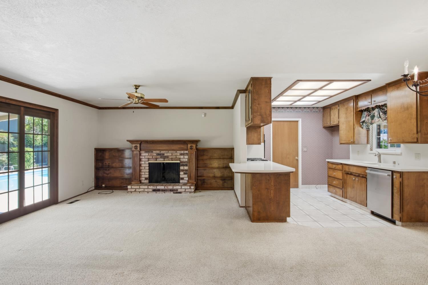 2505 Mira Flores Dr, Turlock, CA 95380