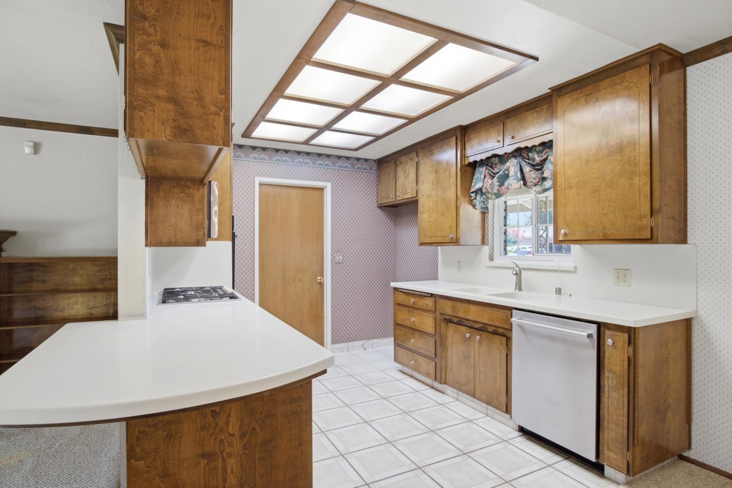 2505 Mira Flores Dr, Turlock, CA 95380