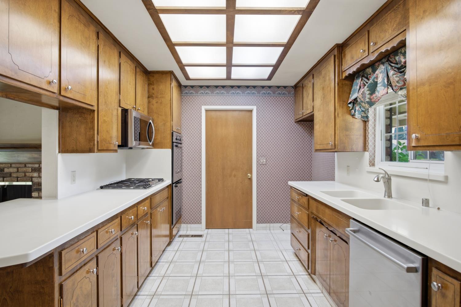 2505 Mira Flores Dr, Turlock, CA 95380