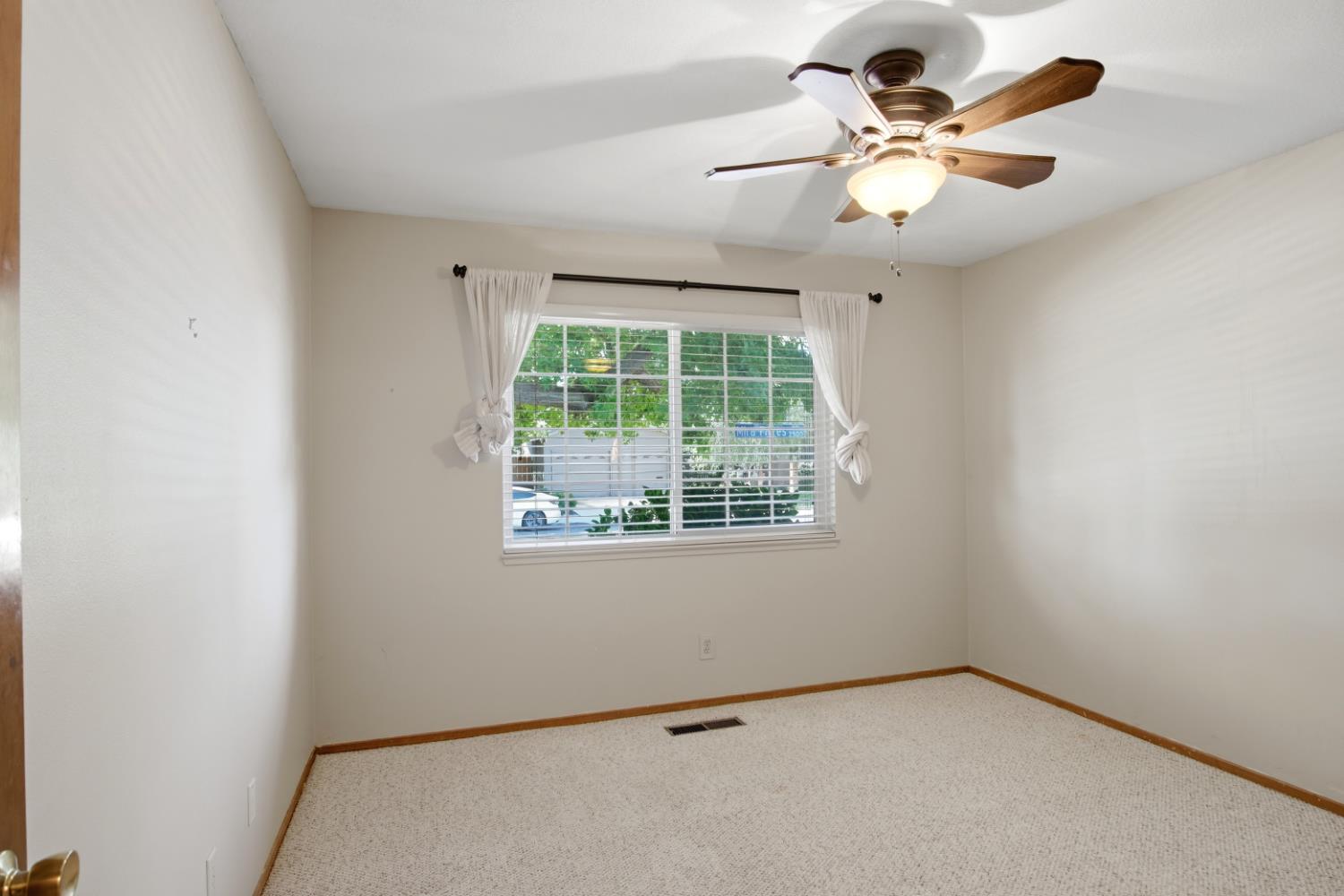 2505 Mira Flores Dr, Turlock, CA 95380