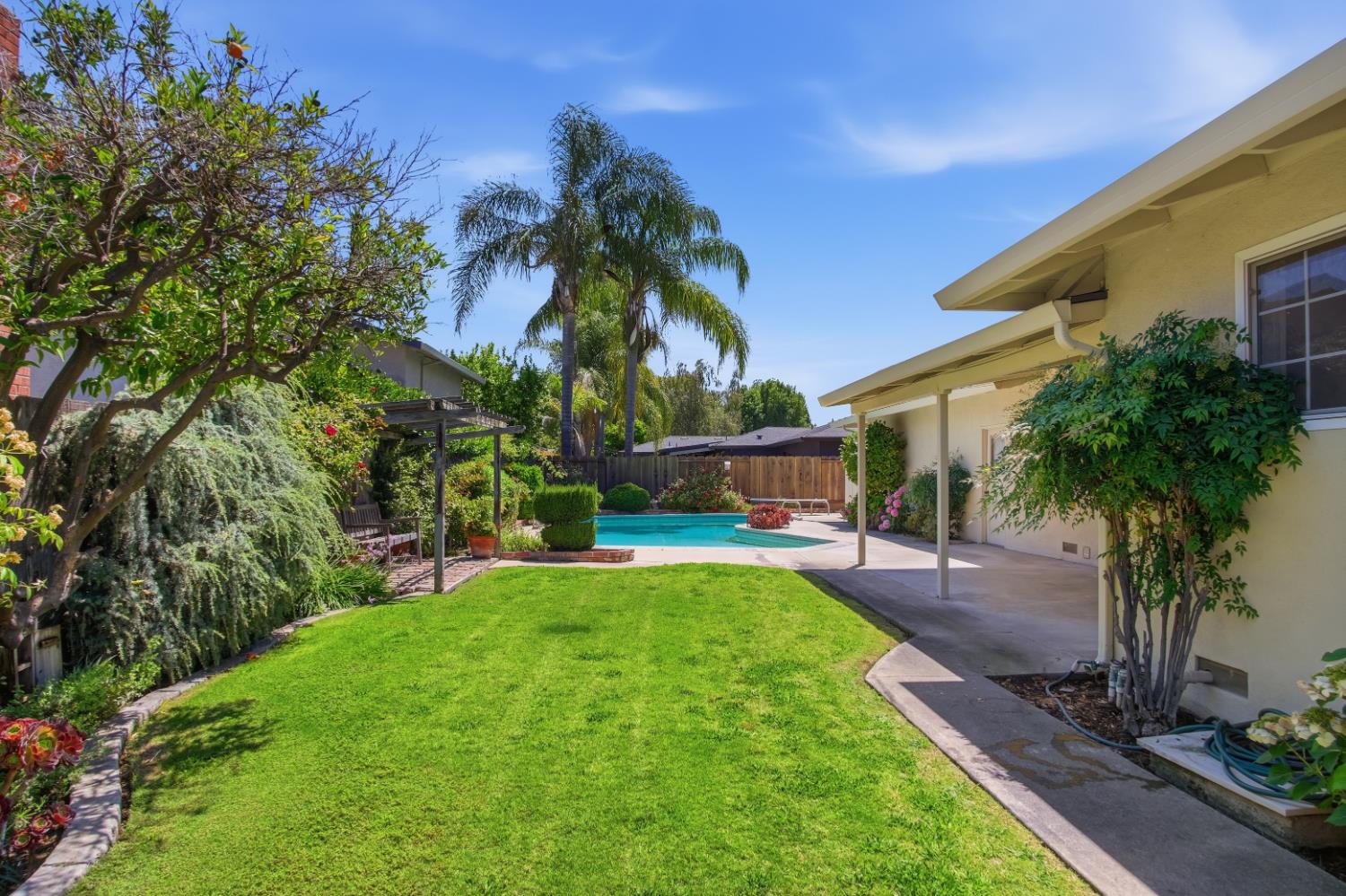 2505 Mira Flores Dr, Turlock, CA 95380