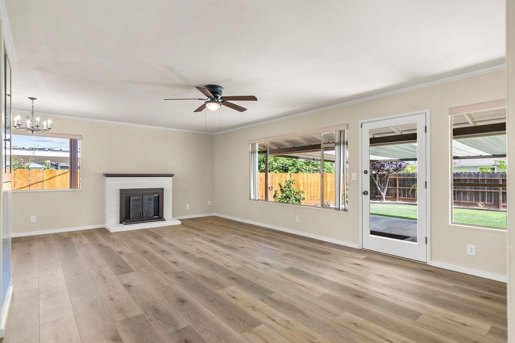 1337 Pearl St, Modesto, CA 95350