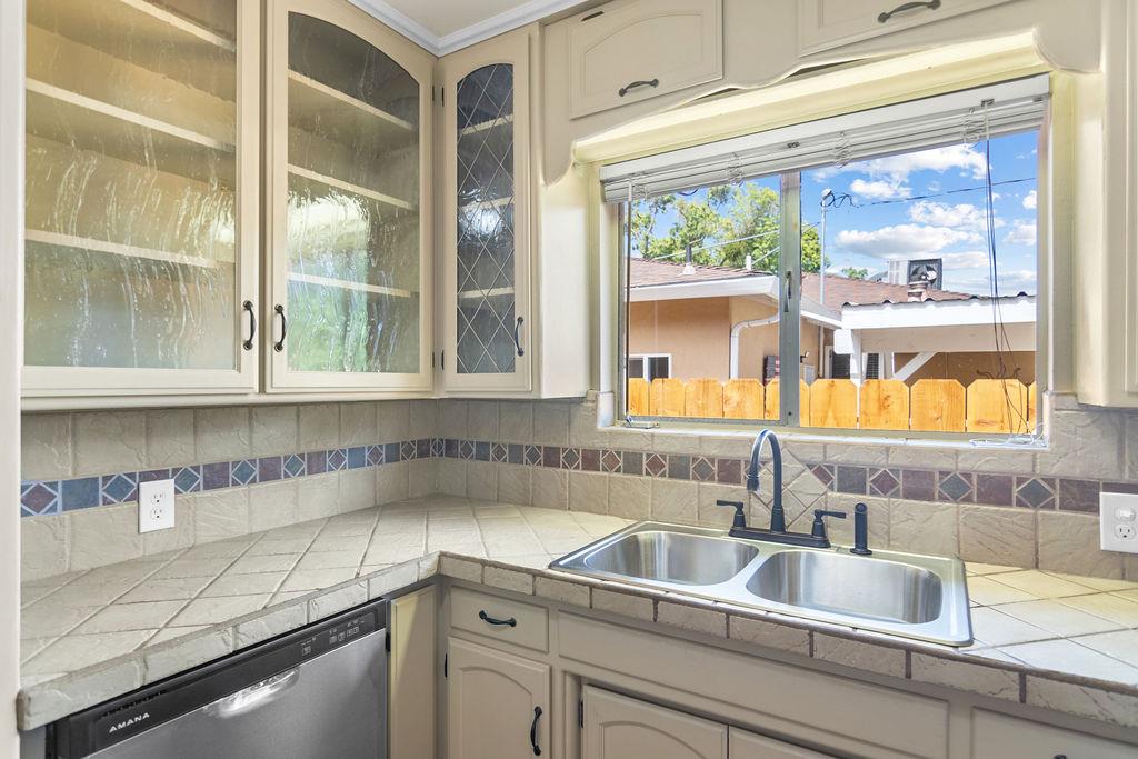 1337 Pearl St, Modesto, CA 95350