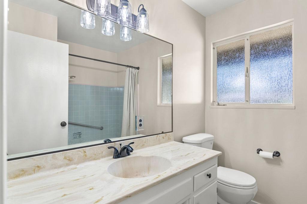 1337 Pearl St, Modesto, CA 95350