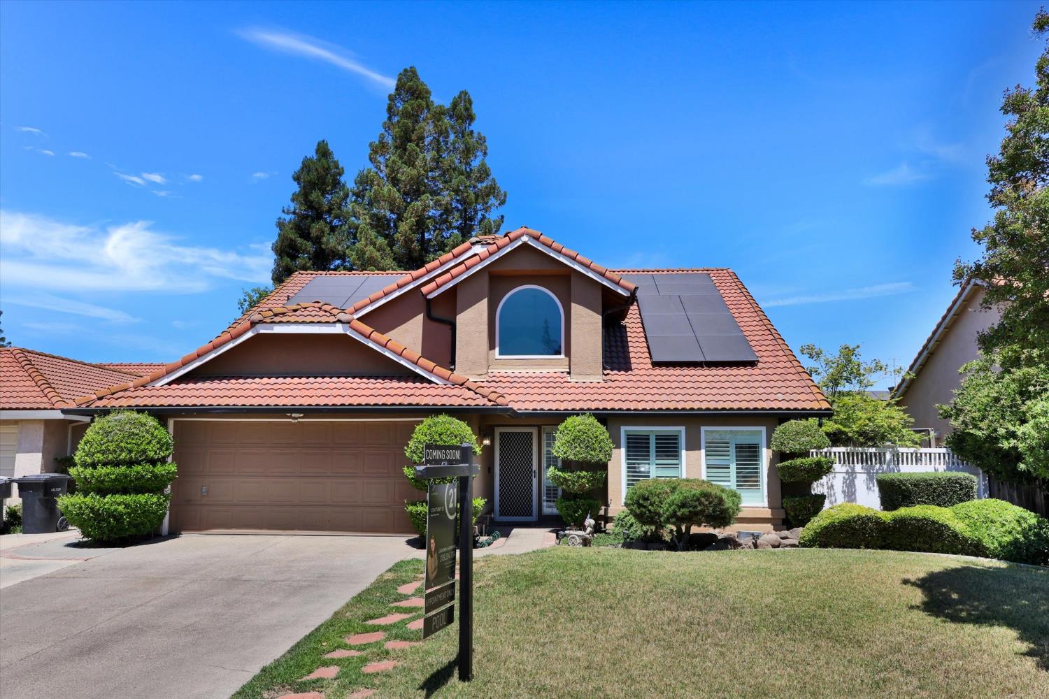 1542 E D St, Oakdale, CA 95361