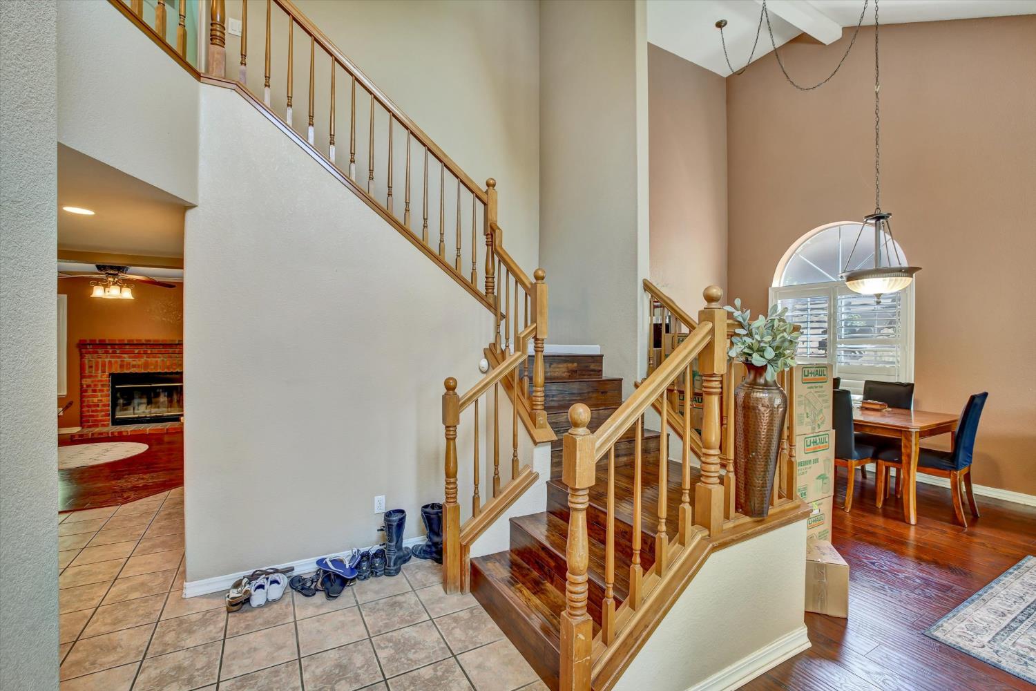 1542 E D St, Oakdale, CA 95361