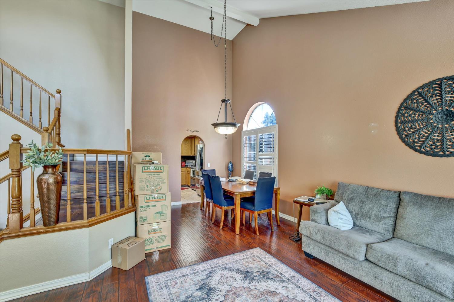 1542 E D St, Oakdale, CA 95361