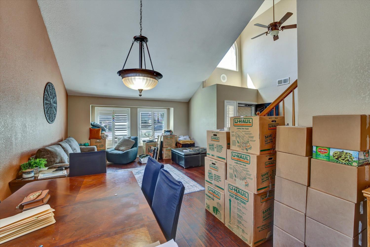 1542 E D St, Oakdale, CA 95361