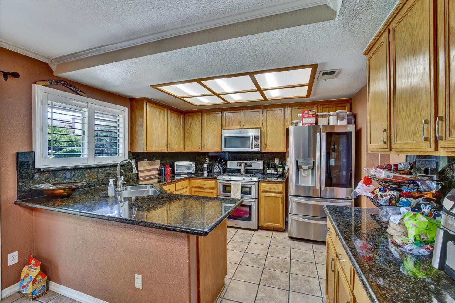 1542 E D St, Oakdale, CA 95361