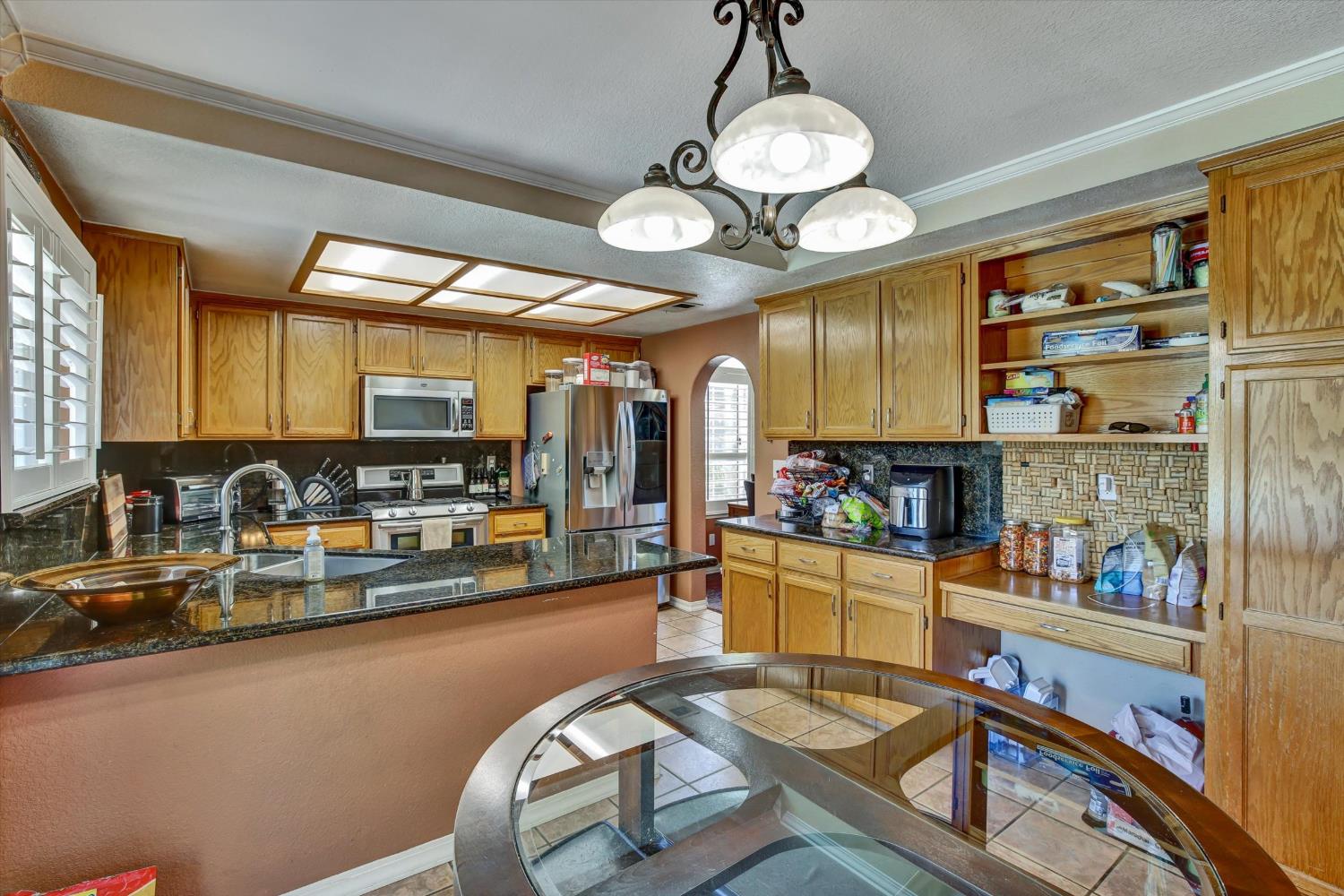 1542 E D St, Oakdale, CA 95361