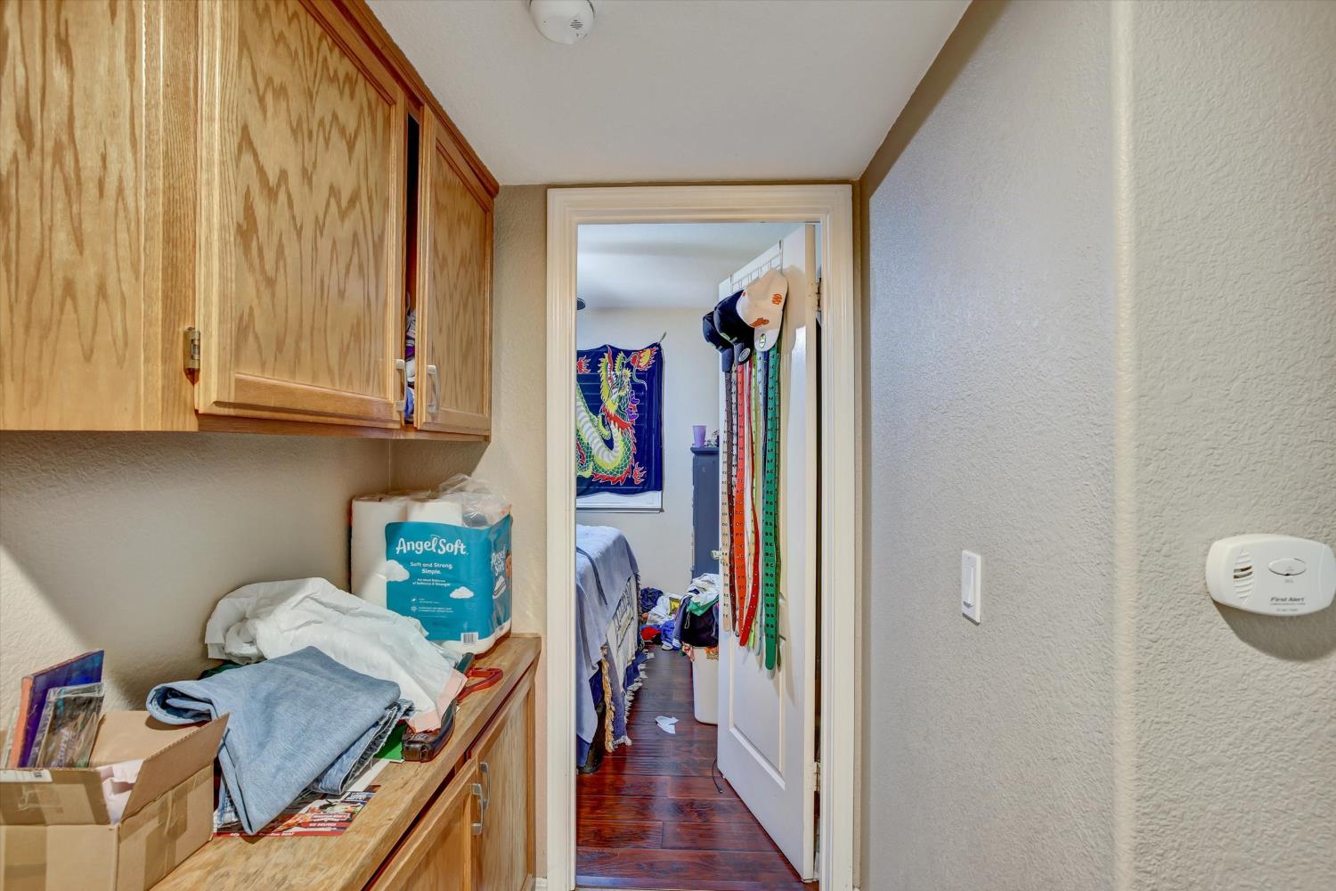 1542 E D St, Oakdale, CA 95361