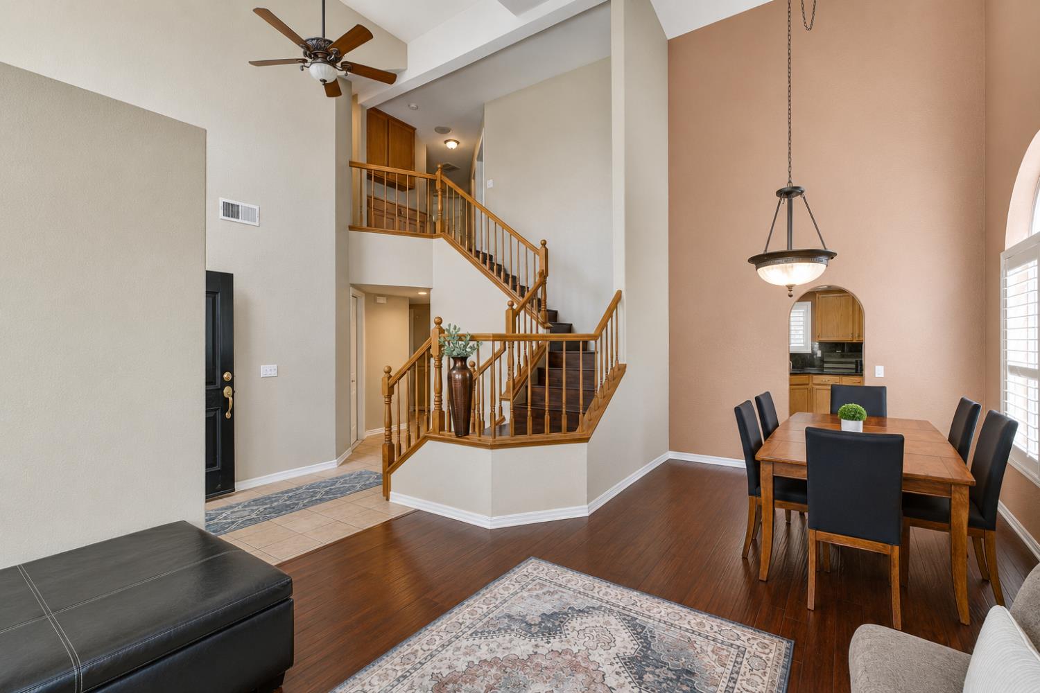 1542 E D St, Oakdale, CA 95361
