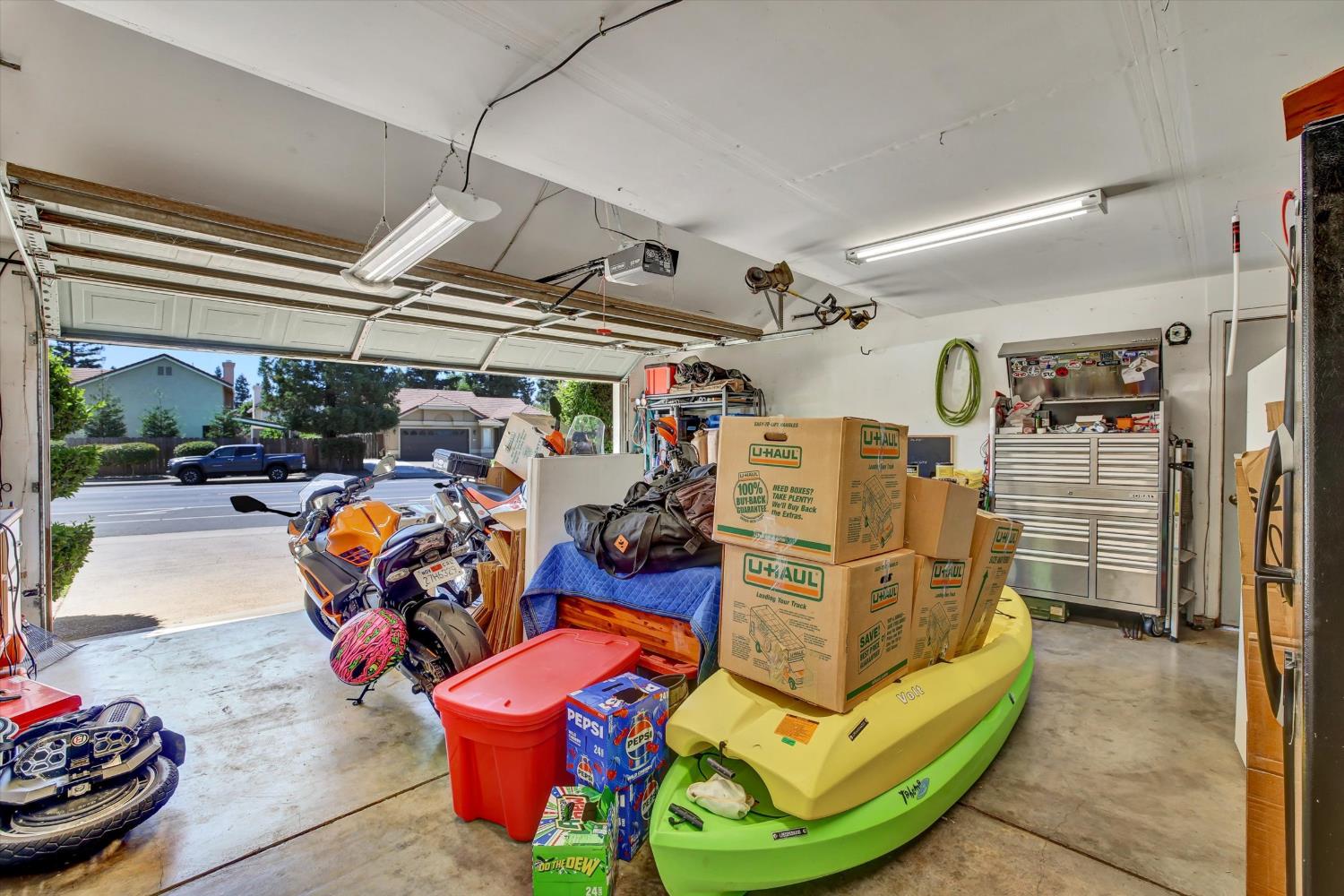1542 E D St, Oakdale, CA 95361