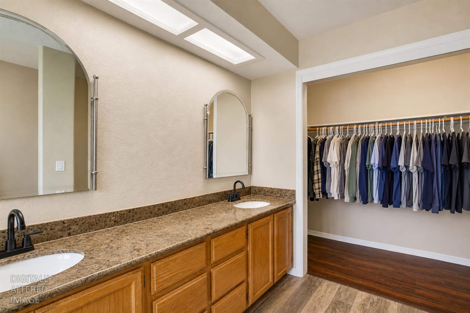 1542 E D St, Oakdale, CA 95361