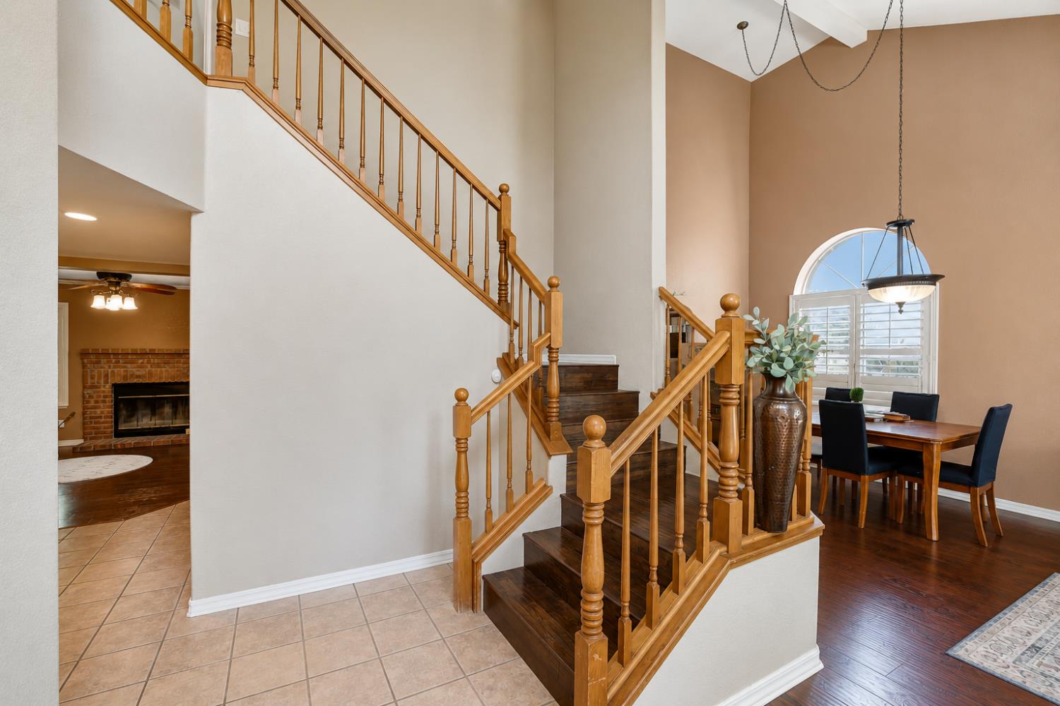 1542 E D St, Oakdale, CA 95361