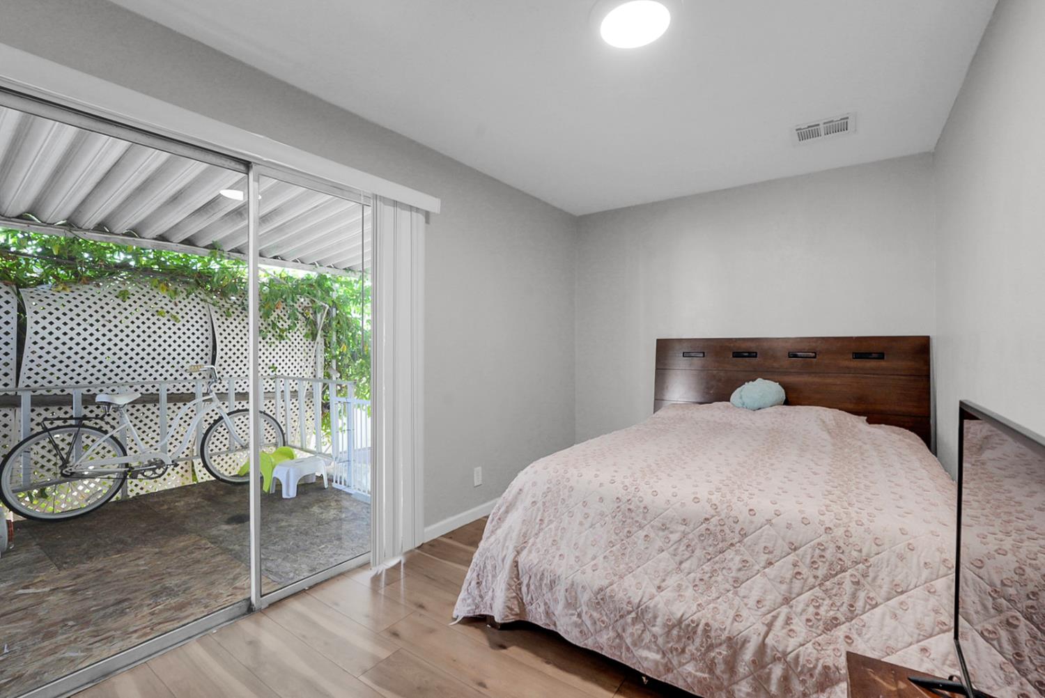 Open Photo