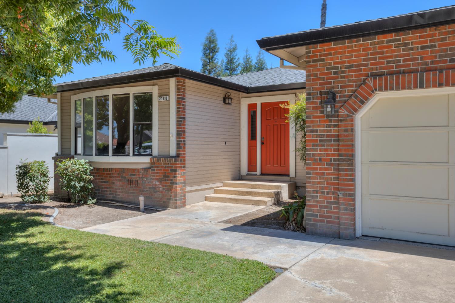 2180 N Berkeley Ave, Turlock, CA 95382