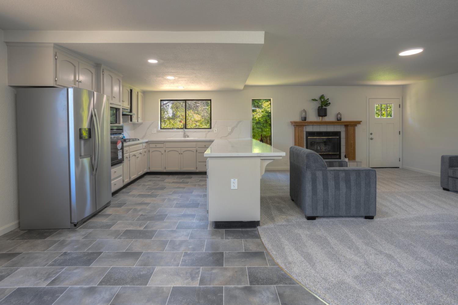 2180 N Berkeley Ave, Turlock, CA 95382