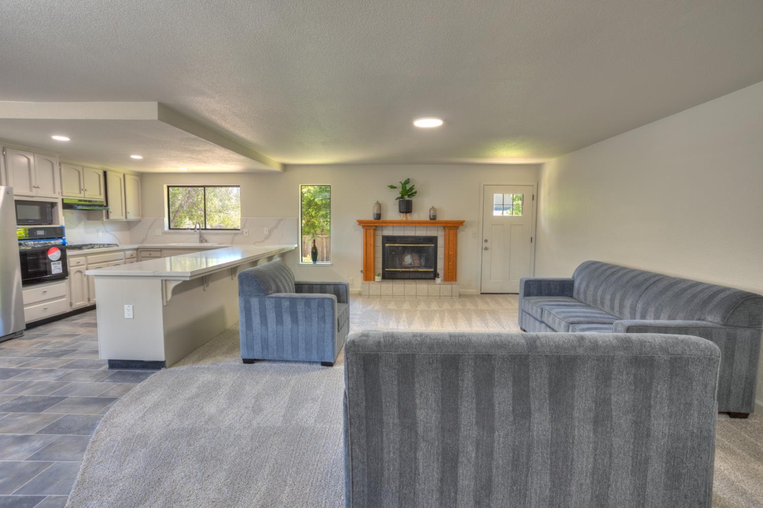 2180 N Berkeley Ave, Turlock, CA 95382
