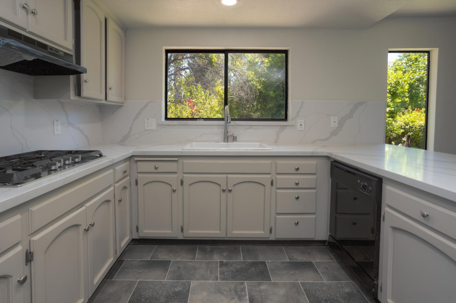 2180 N Berkeley Ave, Turlock, CA 95382