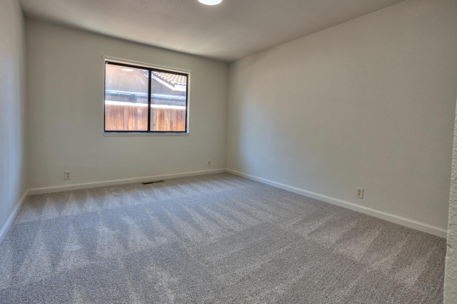 2180 N Berkeley Ave, Turlock, CA 95382