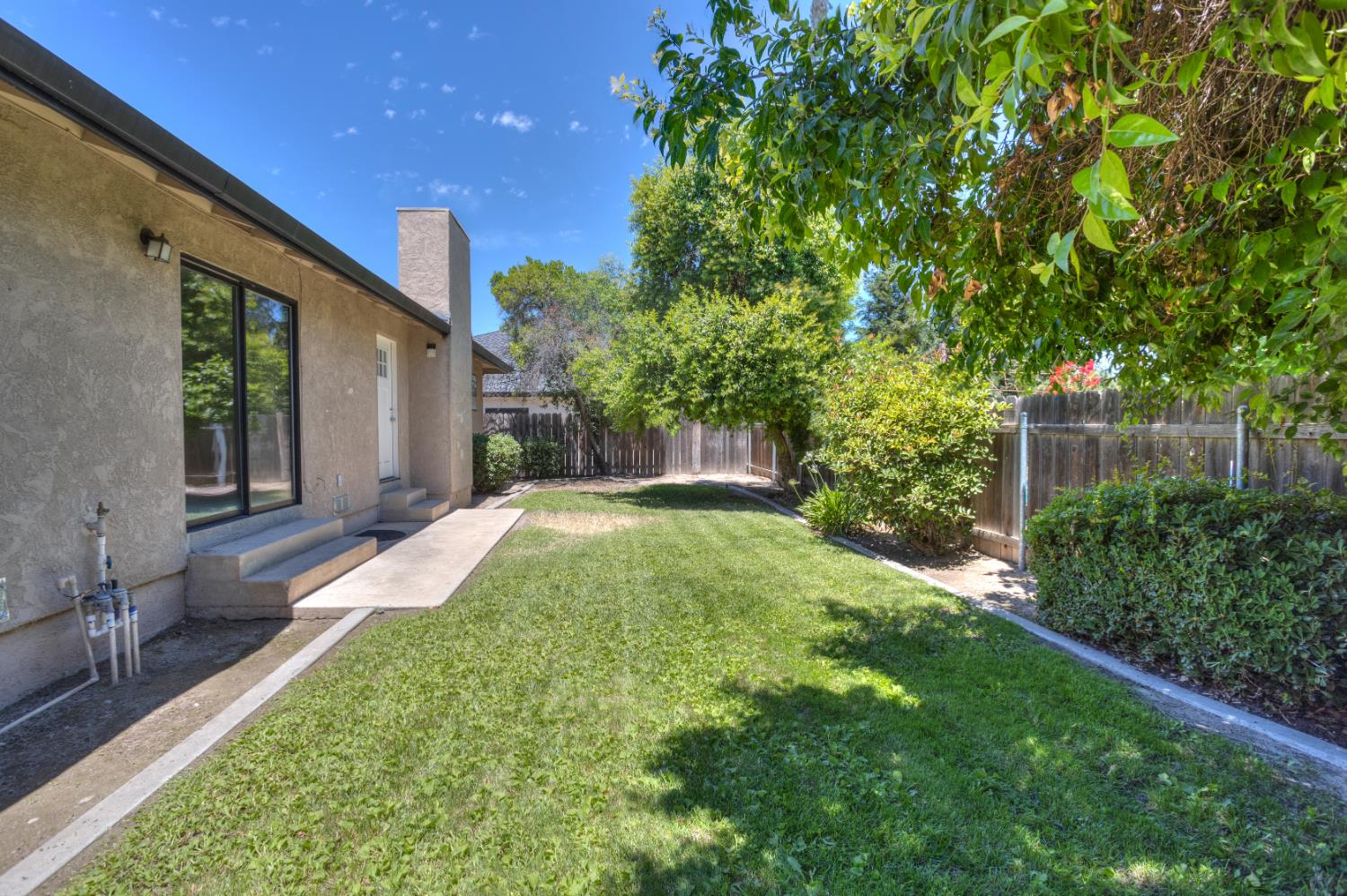 2180 N Berkeley Ave, Turlock, CA 95382