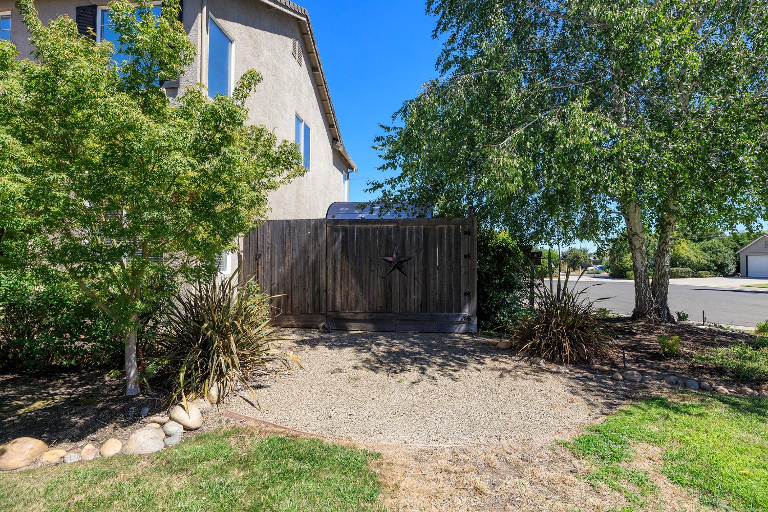 2101 Huxley Way, Modesto, CA 95356