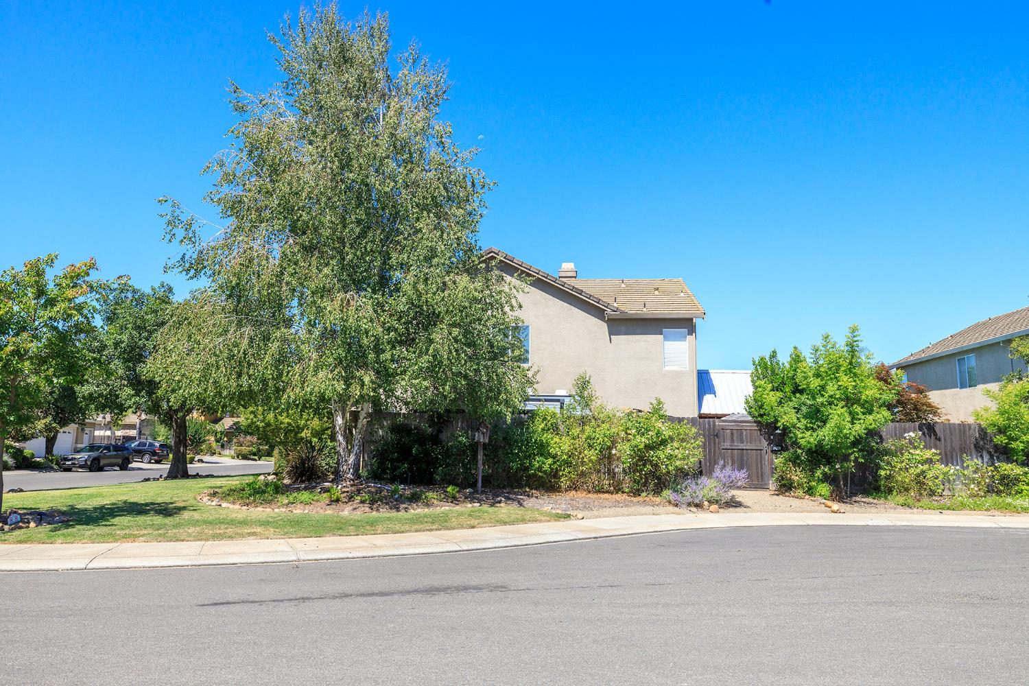 2101 Huxley Way, Modesto, CA 95356