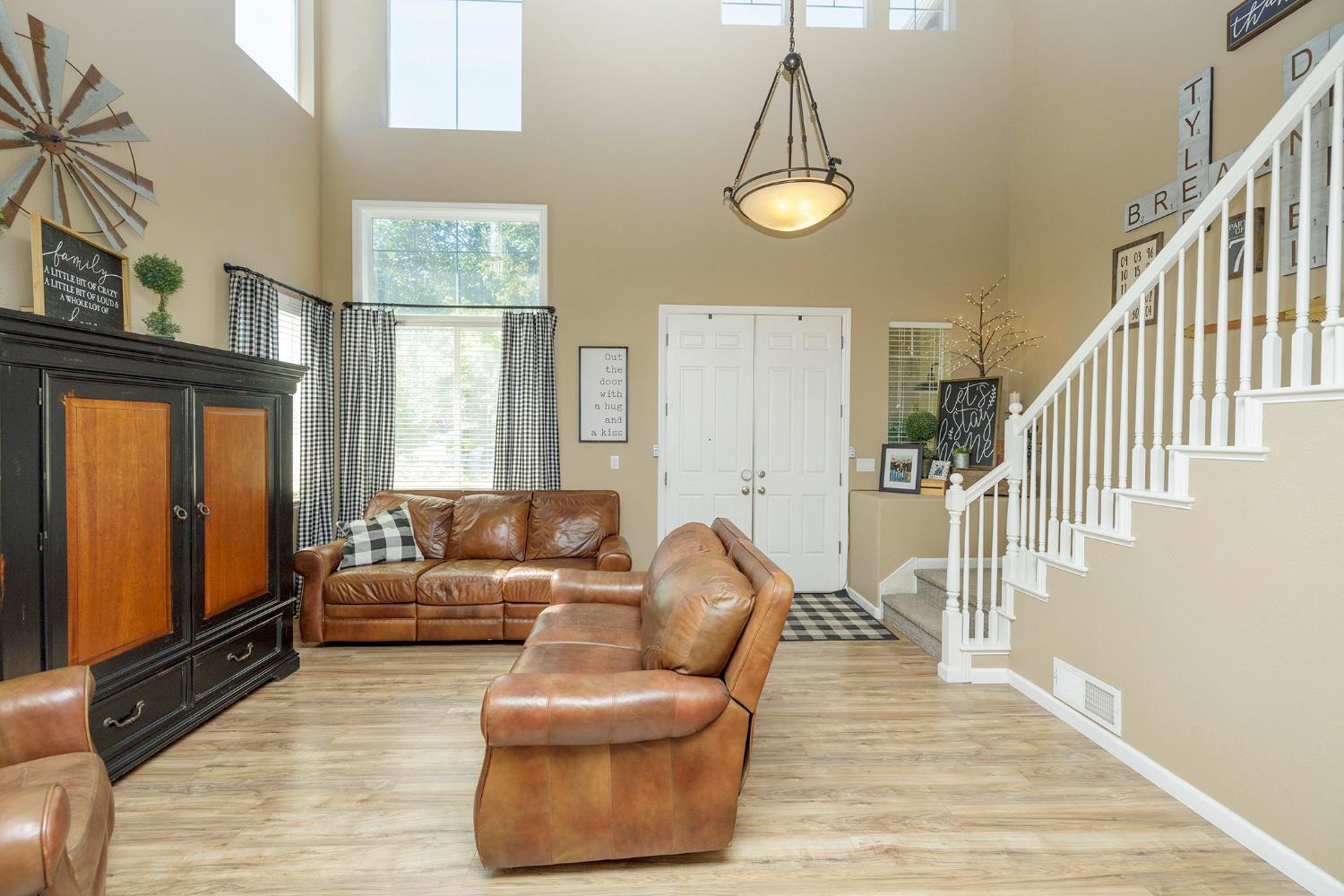2101 Huxley Way, Modesto, CA 95356