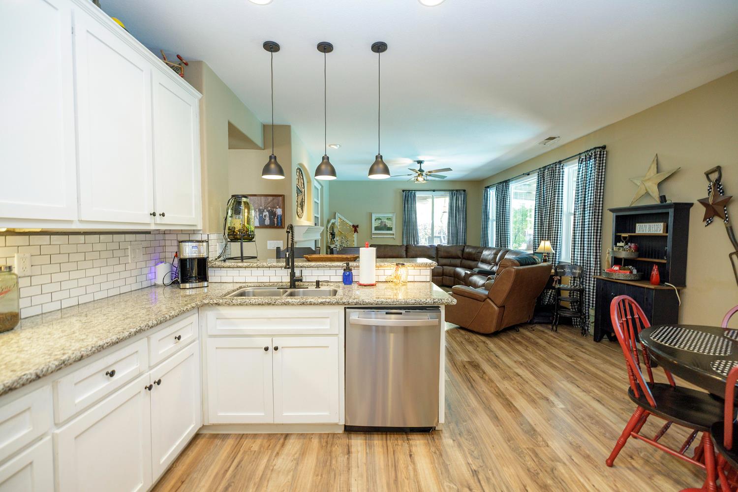 2101 Huxley Way, Modesto, CA 95356