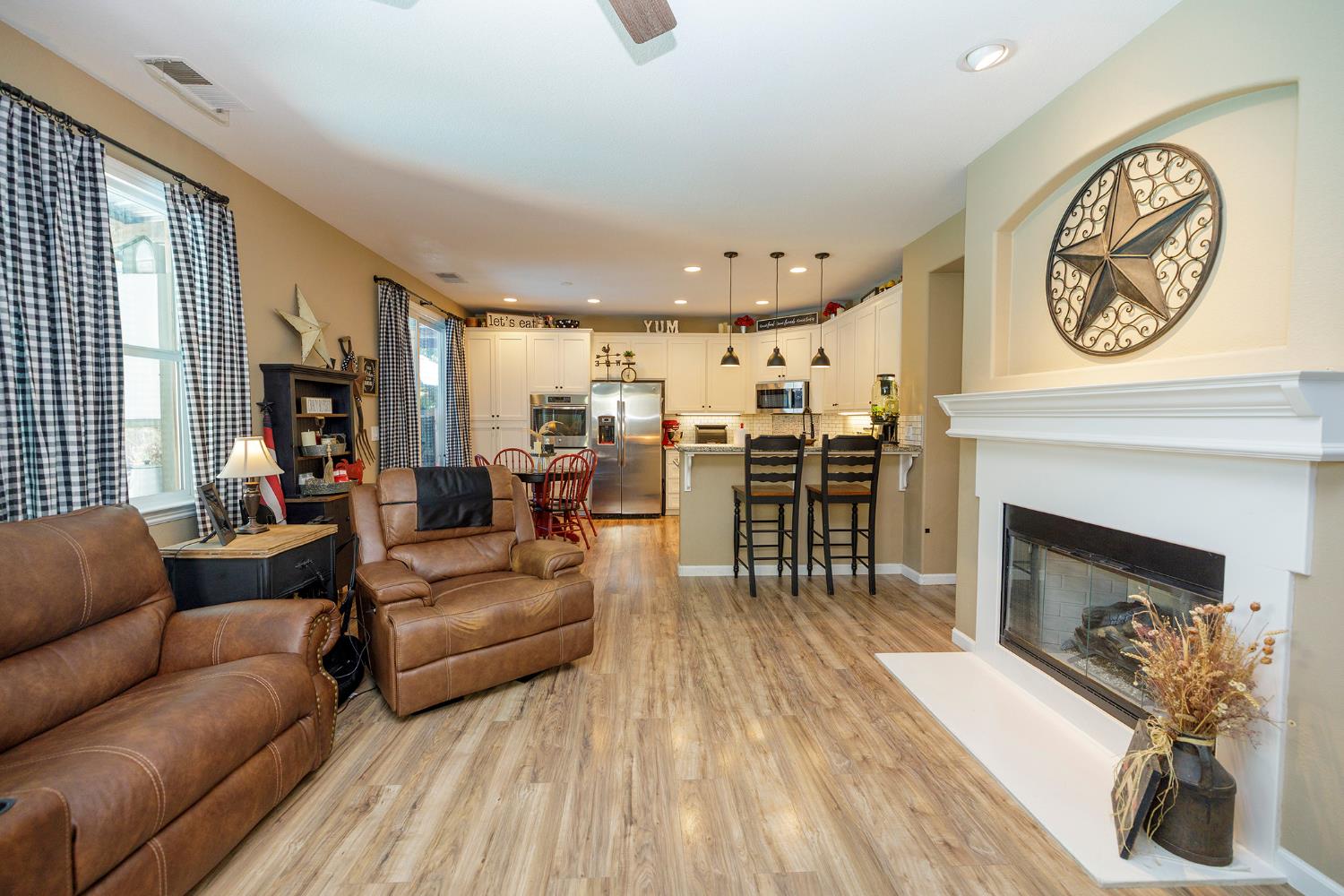 2101 Huxley Way, Modesto, CA 95356