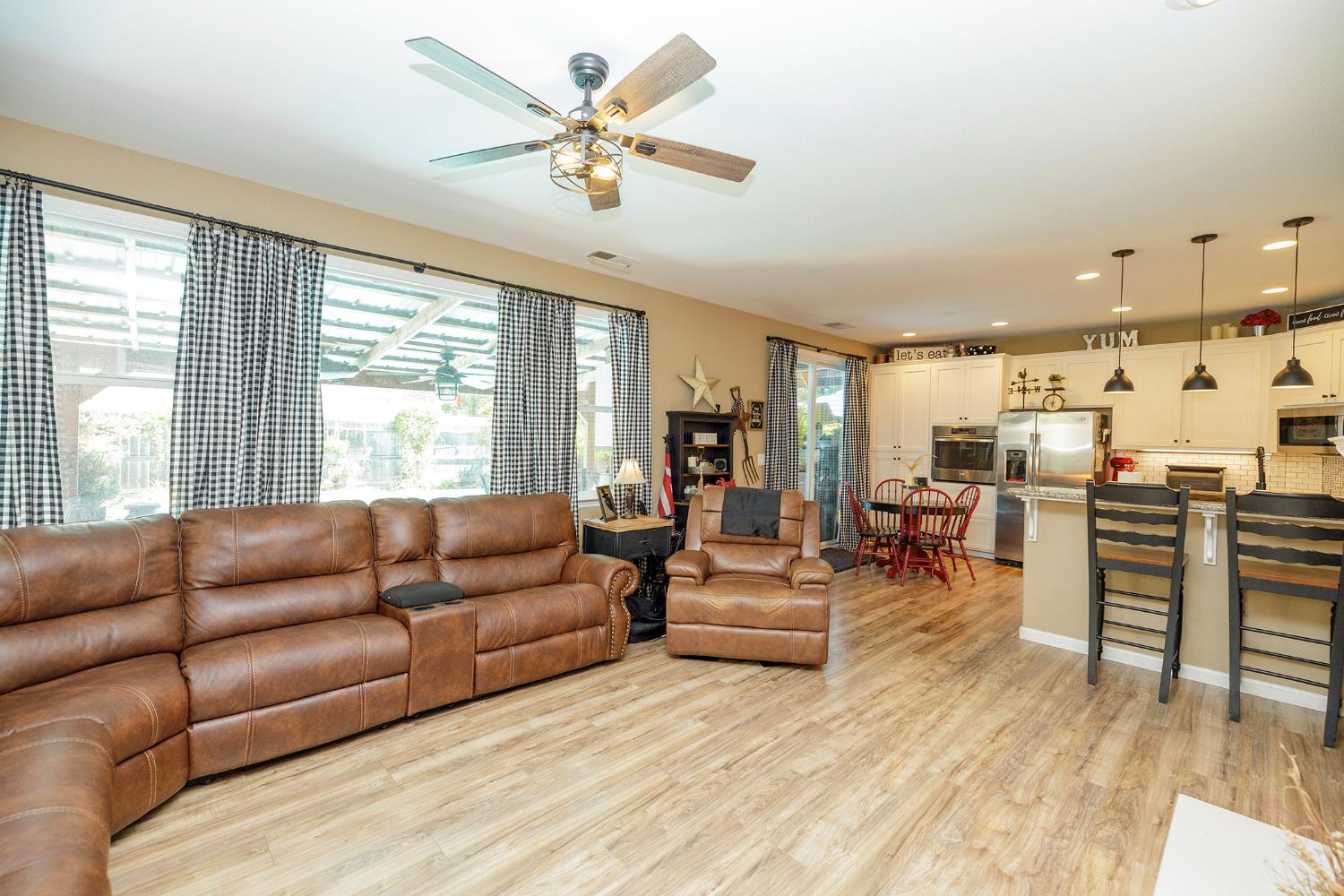 2101 Huxley Way, Modesto, CA 95356