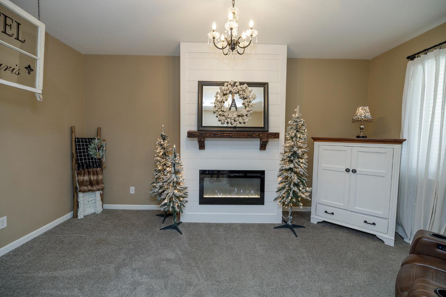 2101 Huxley Way, Modesto, CA 95356