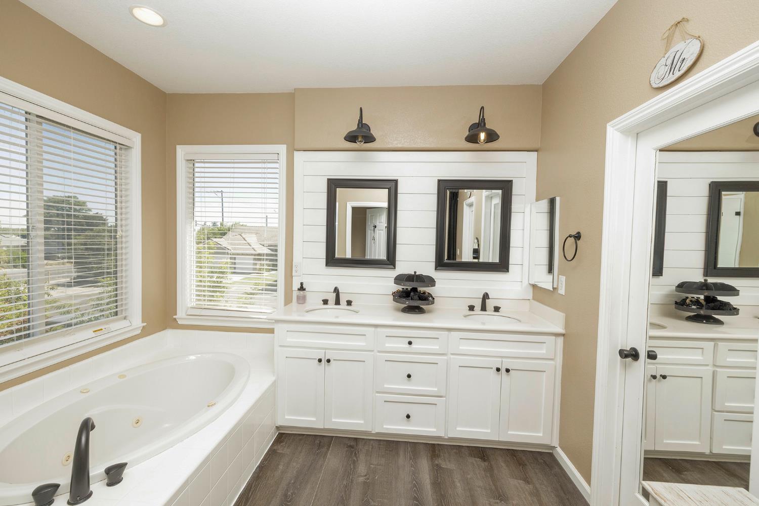 2101 Huxley Way, Modesto, CA 95356