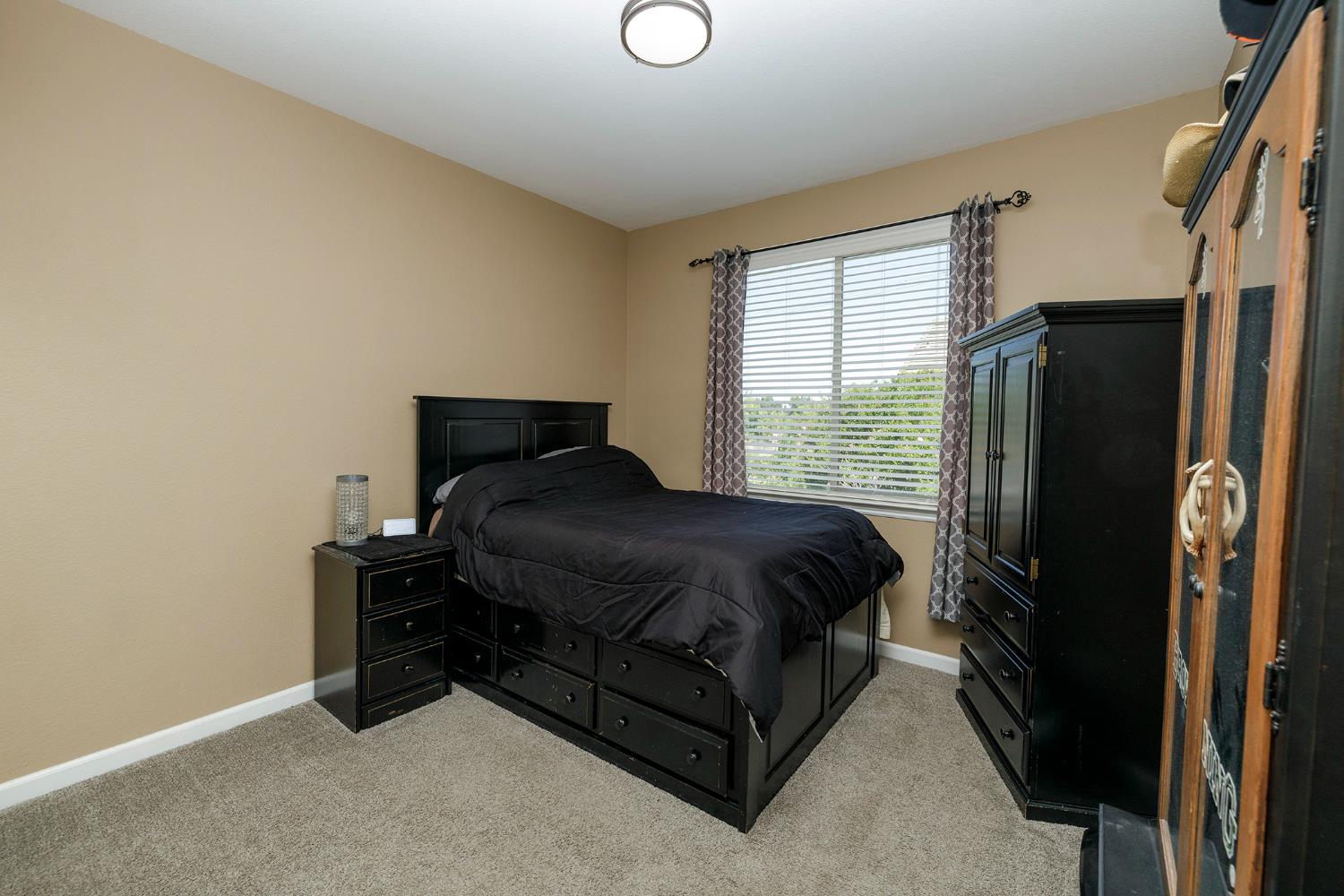 2101 Huxley Way, Modesto, CA 95356