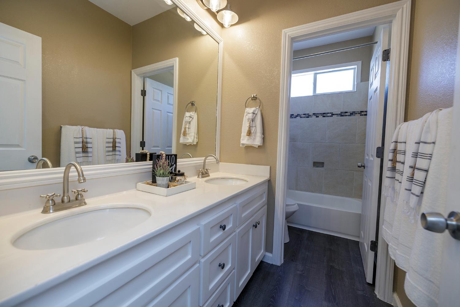2101 Huxley Way, Modesto, CA 95356