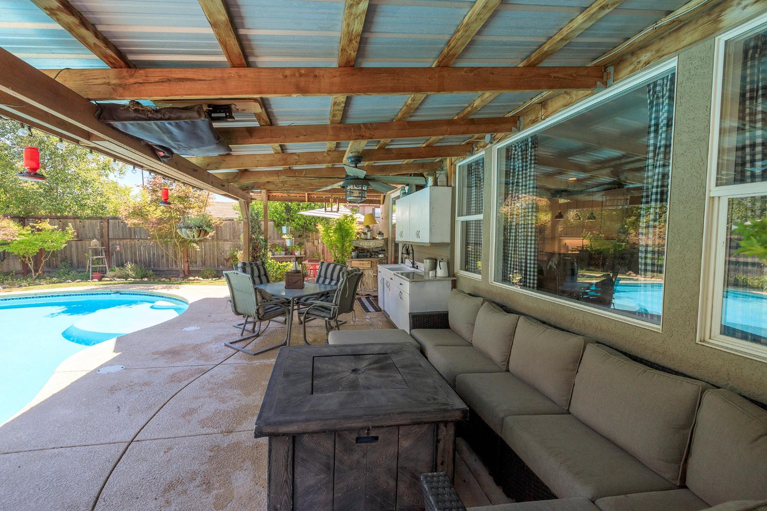2101 Huxley Way, Modesto, CA 95356