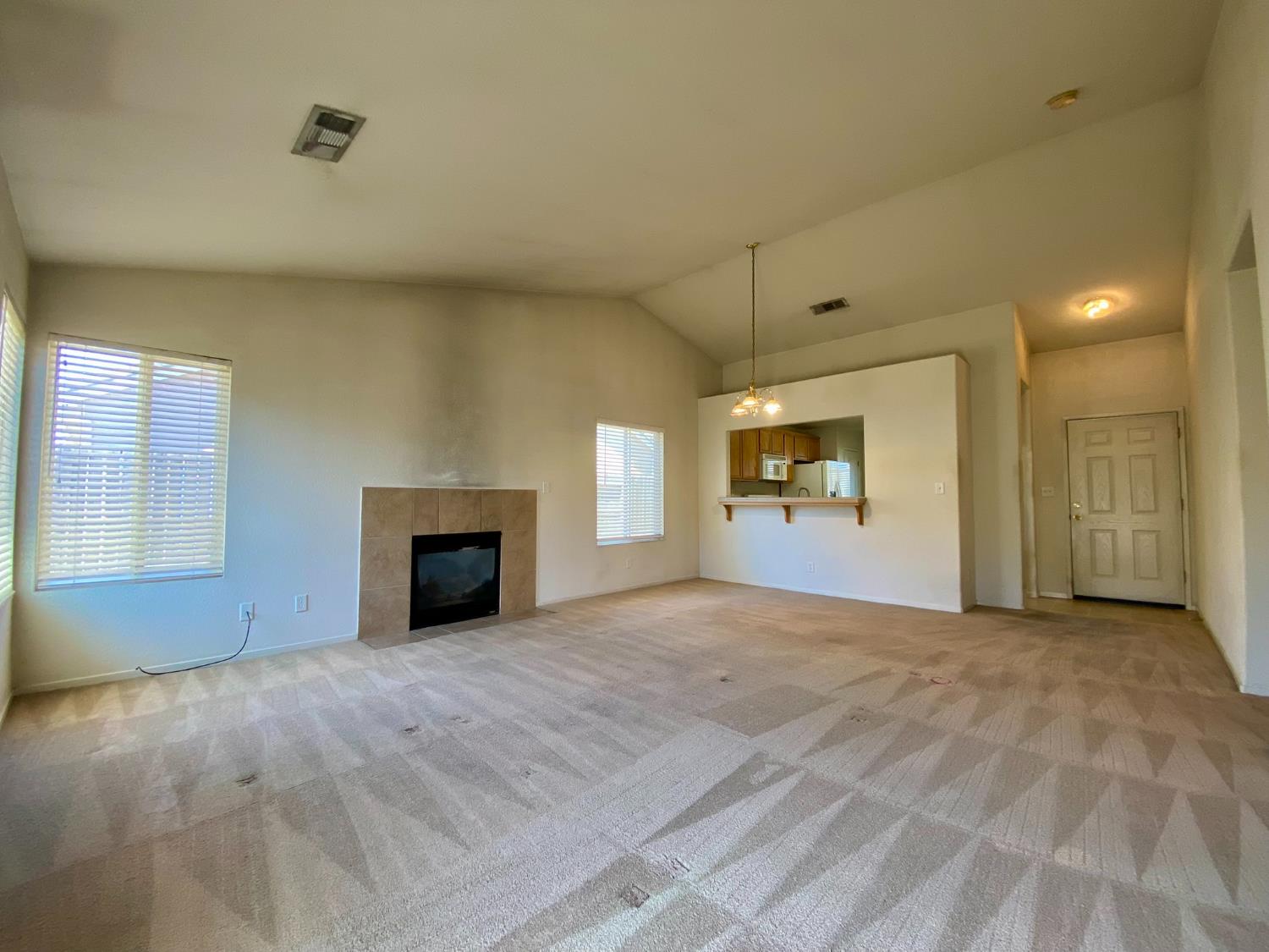 531 Fairmont Dr, Los Banos, CA 93635
