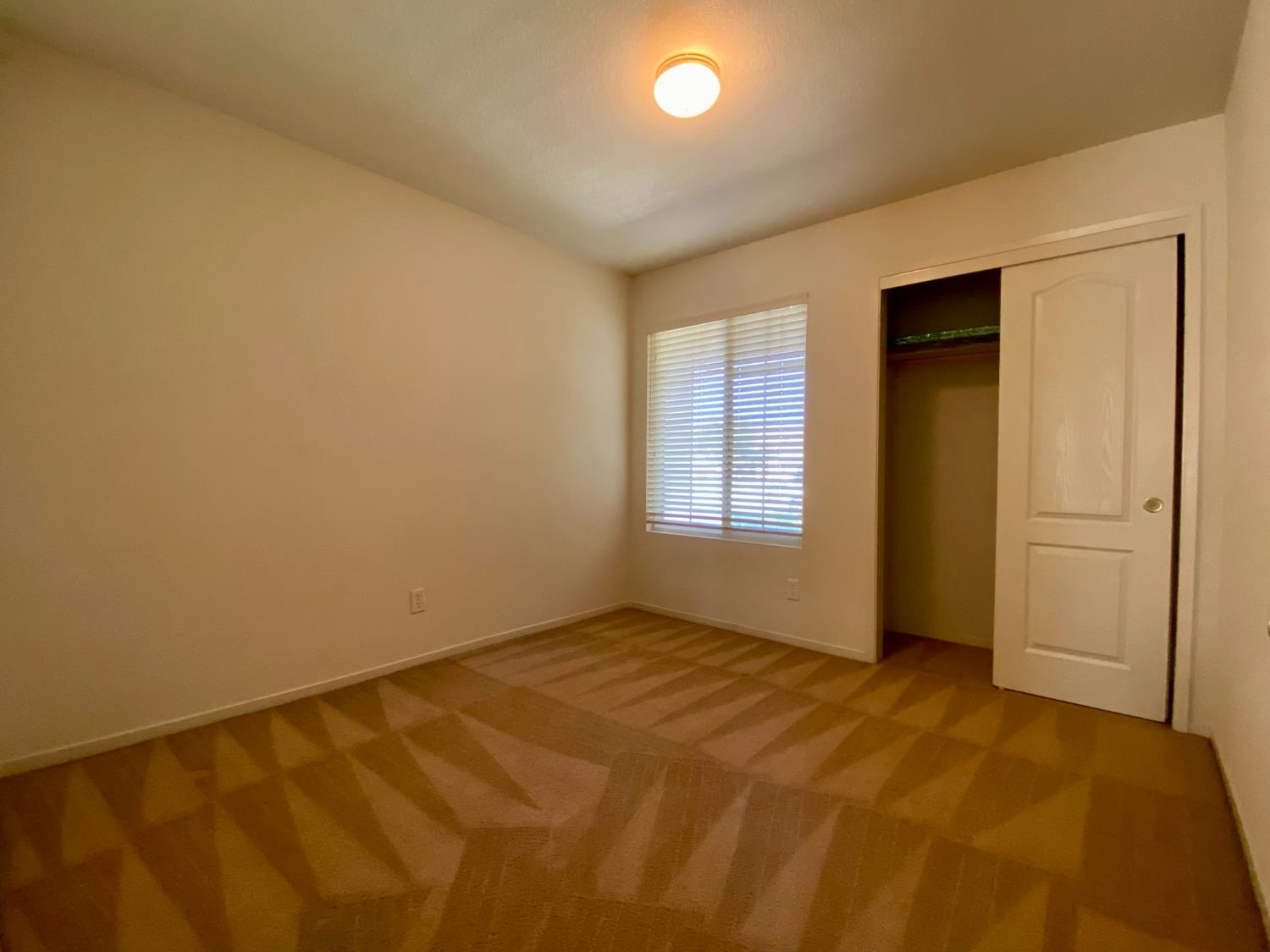 531 Fairmont Dr, Los Banos, CA 93635
